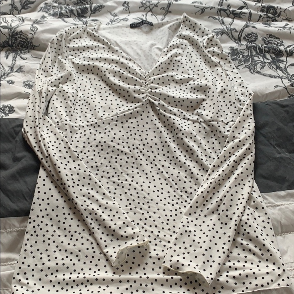 XL white and black polka dot top.